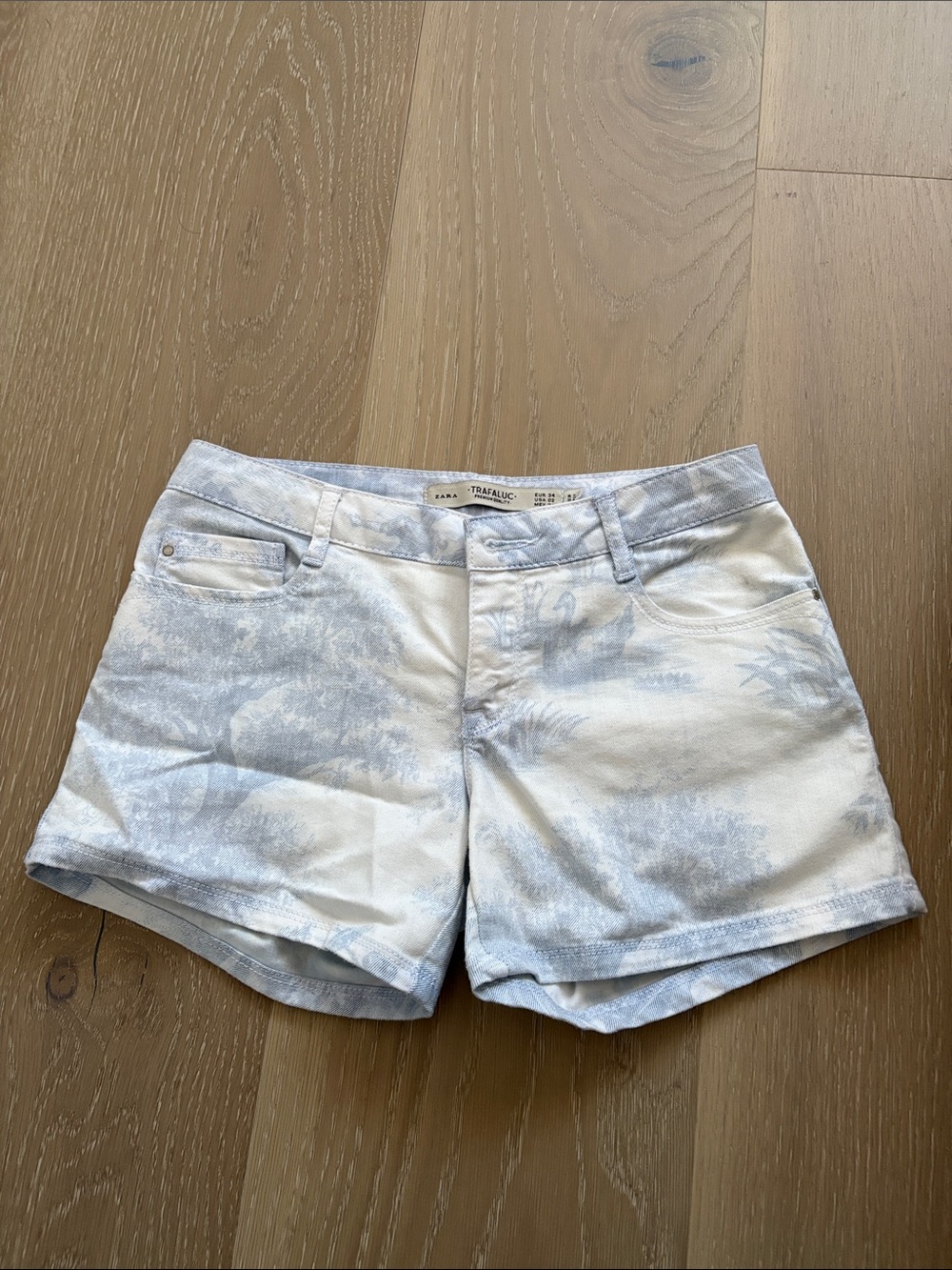 Zara White and Light Blue Palm-Print Women's Denim Shorts